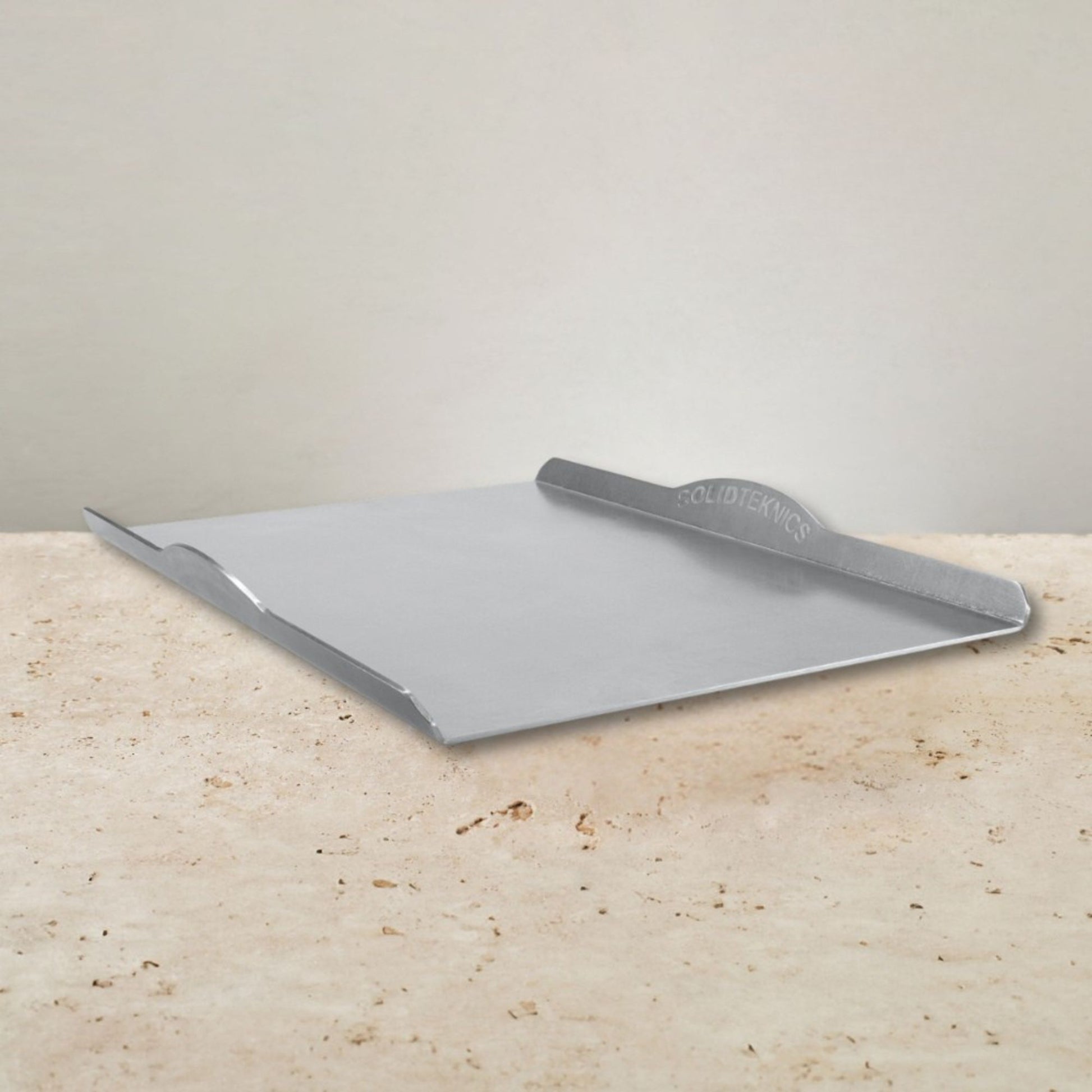 Nöni 40 cm nikkelfri bakeplate i rustfritt stål uten syntetisk belegg – slitesterk, trygg og perfekt til baking, steking og ovnsretter.