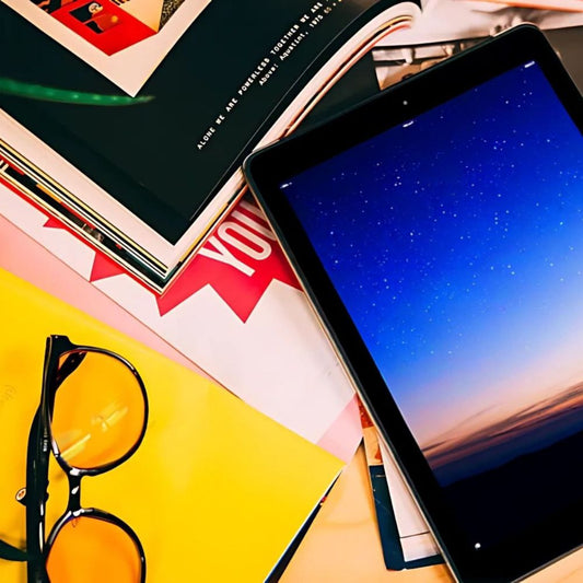 Blålysbriller med amberglass fra Ocushield reduserer blått lys om kvelden og bidrar til bedre søvn og mindre belastning på øynene.