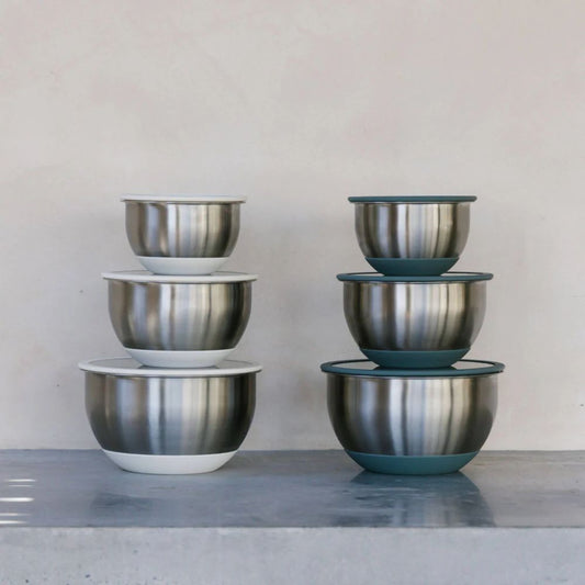 Sett med mikseboller i rustfritt stål med lokk