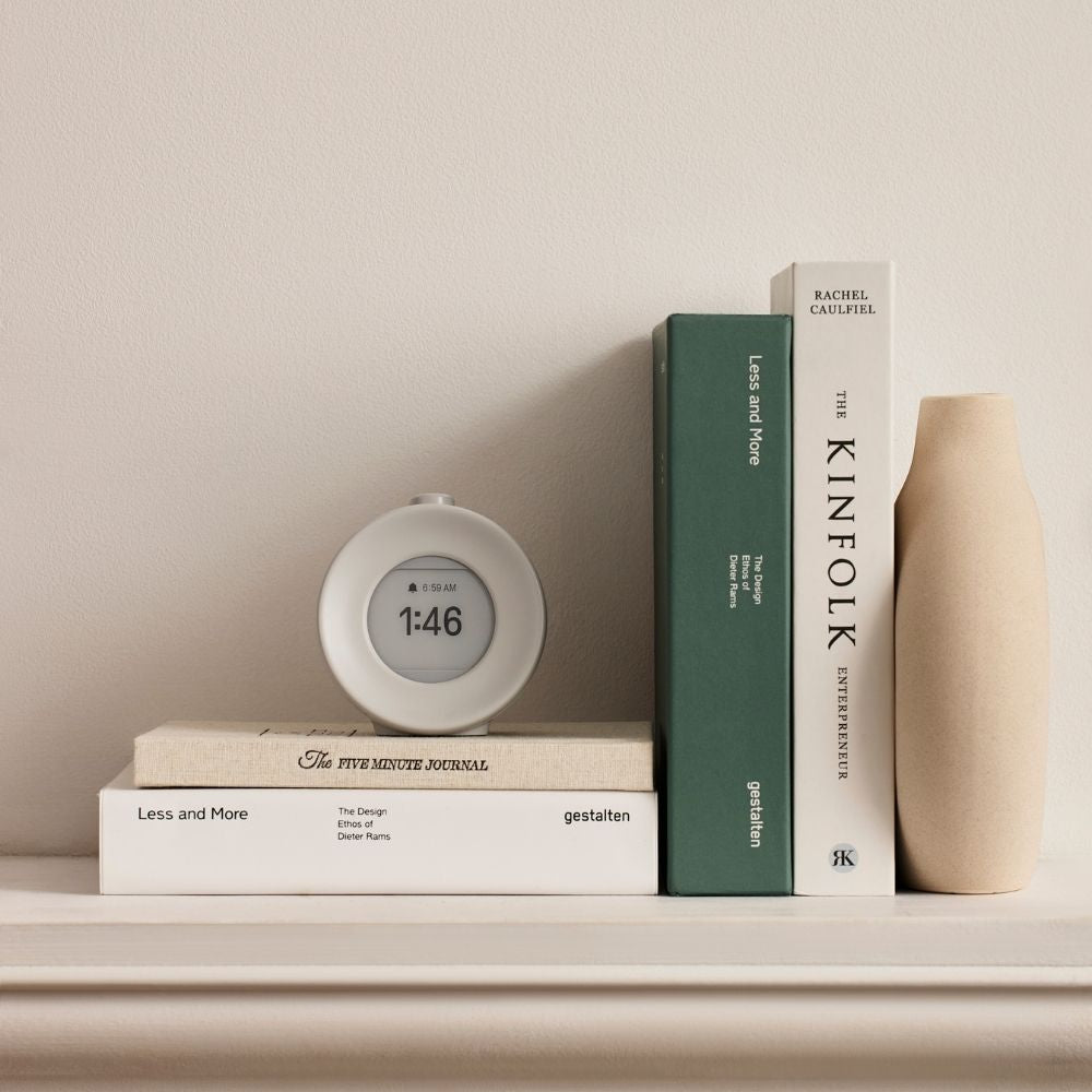 Digital klokke Mudita Harmony som hjelper med meditasjon og avspenning uten skjermforstyrrelser
