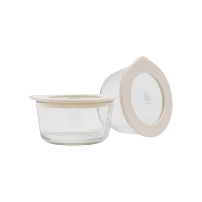 To små glassboller med glasslokk og silikonforsegling fra Seed & Sprout – plastfrie, trygge og etisk produserte matbeholdere fra Sunnere Hjem.