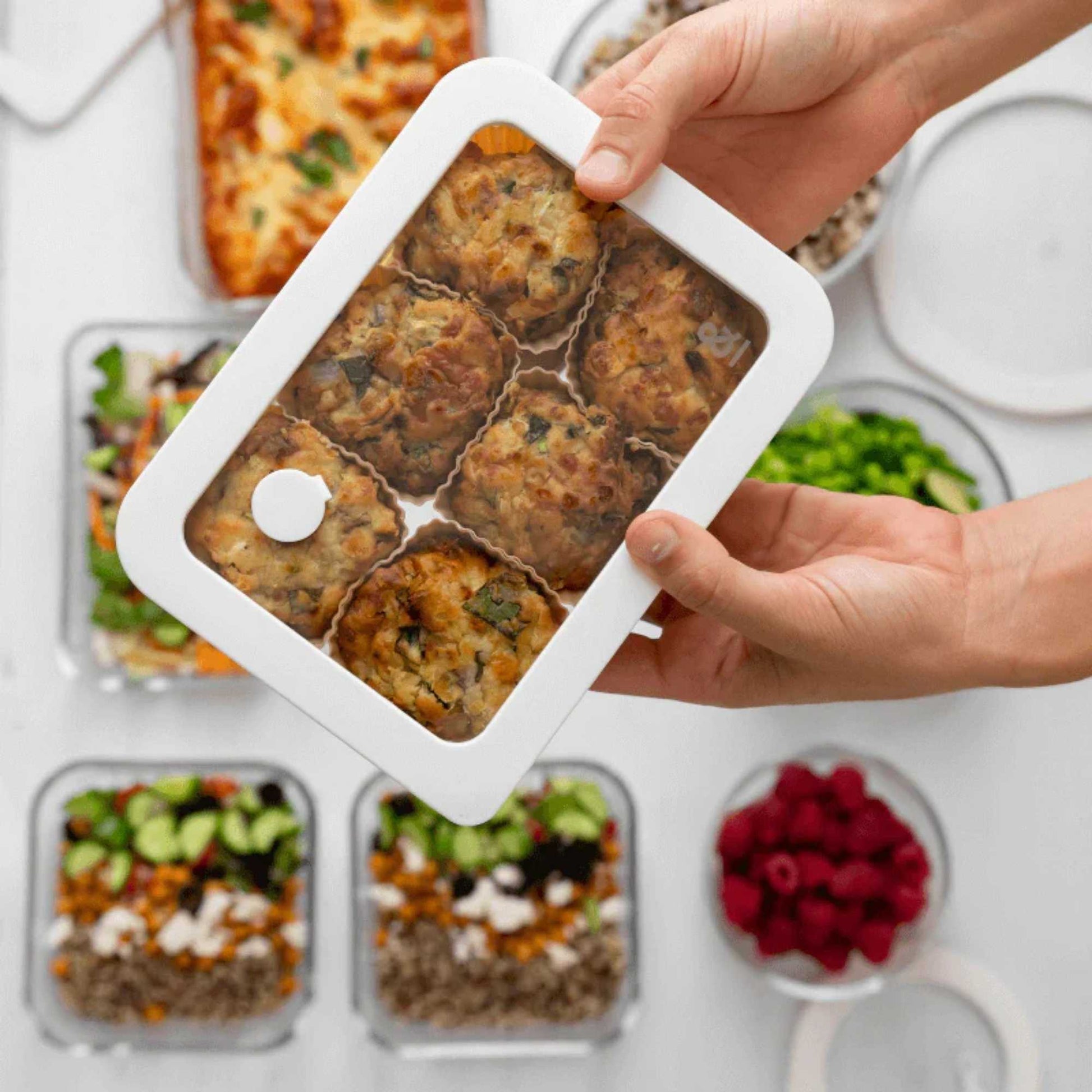 Glassbeholdere med glasslokk fylt med mat, plastfritt borosilikatglass-sett til trygg og organisert matoppbevaring.