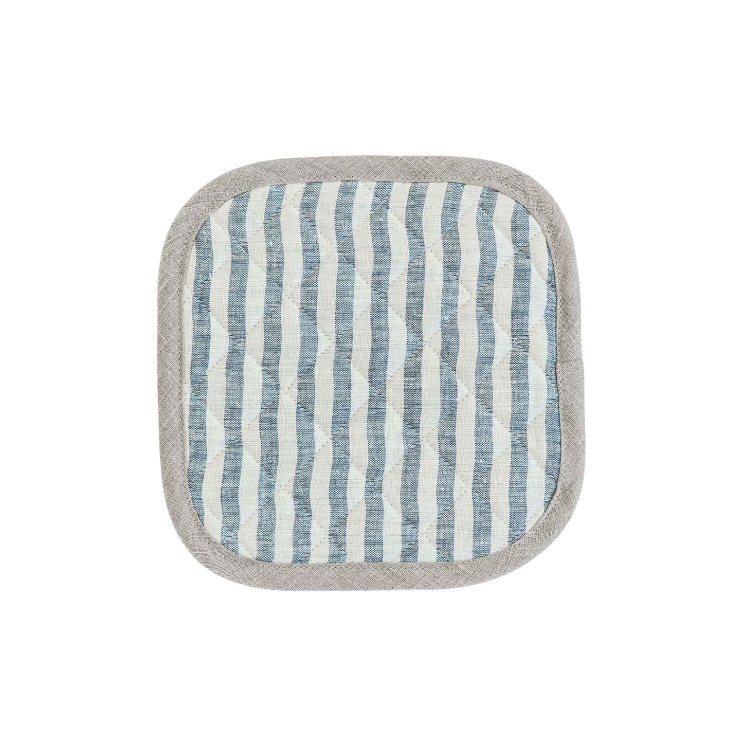 Gryteklut i myk, varmebestandig lin med blå stripemønster fra MagicLinen, laget for trygg og komfortabel bruk på kjøkkenet.