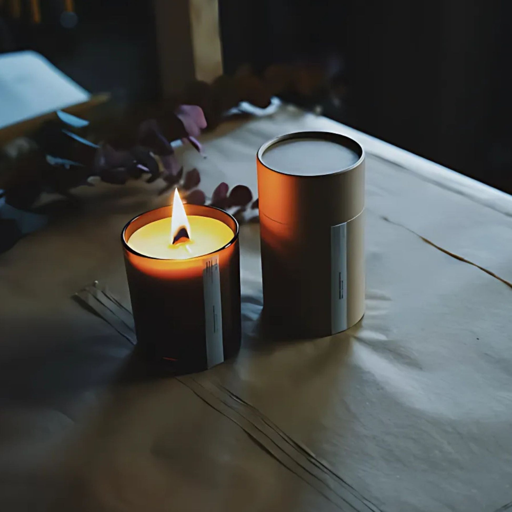 Økologisk Orange Spice+ duftlys laget med bivoks og naturlige ingredienser.
