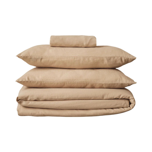 Mariana sengesett i økologisk bomull og lin i fargen sand – naturlig, pustende og bærekraftig sengetøy fra Woolroom