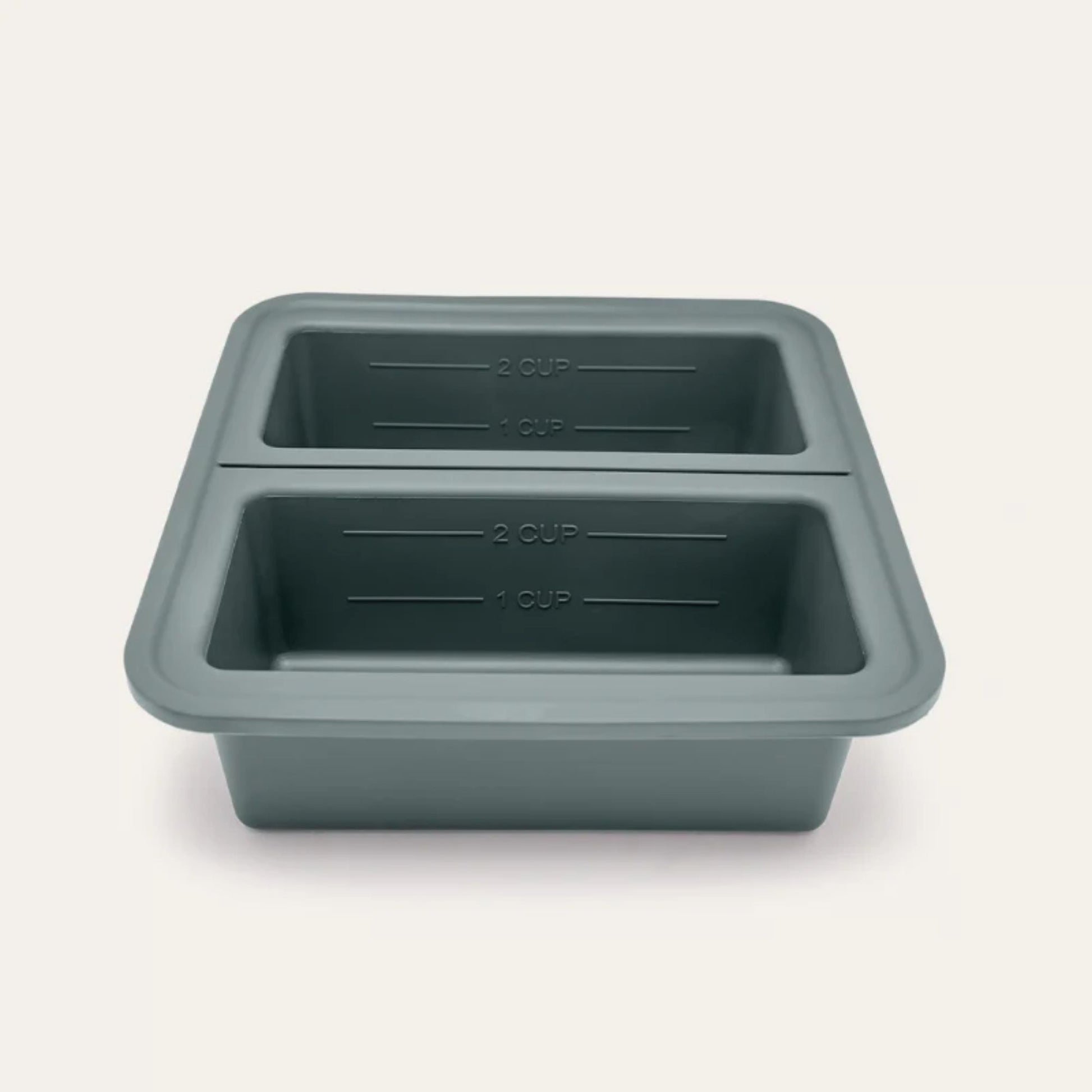 Silikon fryseform med to rom på 500 ml og målelinjer for porsjonering av mat