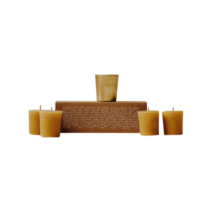 Skär Organics Certified Organic Beeswax Votives – håndlagde økologiske bivokslys med emballasje, produktbilde på hvit bakgrunn hos Sunnerhjem