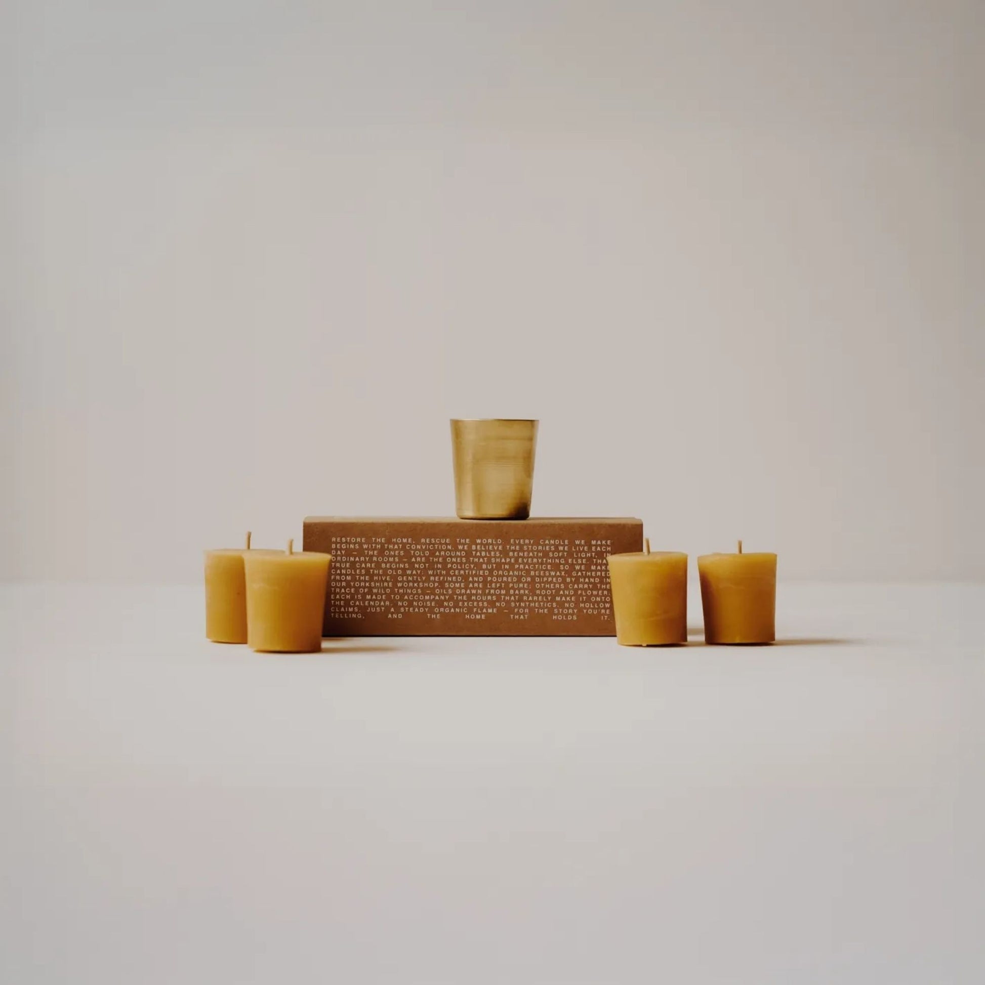 skaer-organics-certified-organic-beeswax-votives-produktdisplay-sunnerhjem