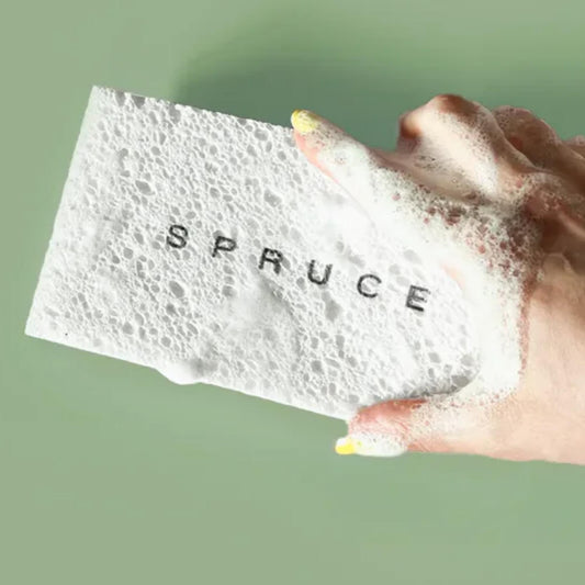 Plantebasert Spruce Eco svamp i bruk, laget av cellulose og helt plastfri