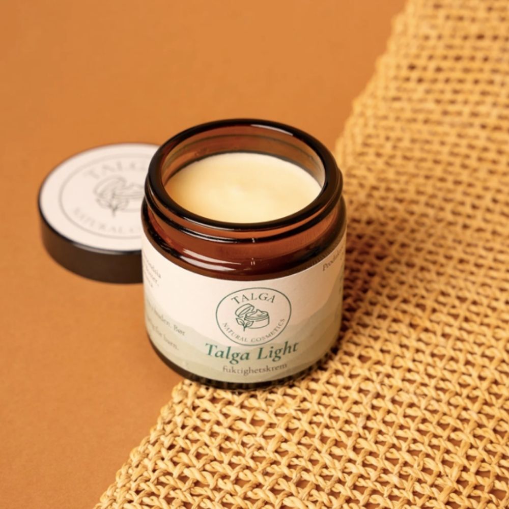 Talga ansiktskrem i plastfri glasskrukke med naturlige ingredienser.