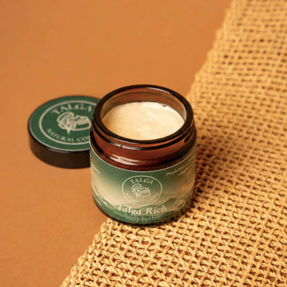 Åpen glasskrukke med Talga Rik Kroppskrem – næringsrik talgbasert kroppskrem.